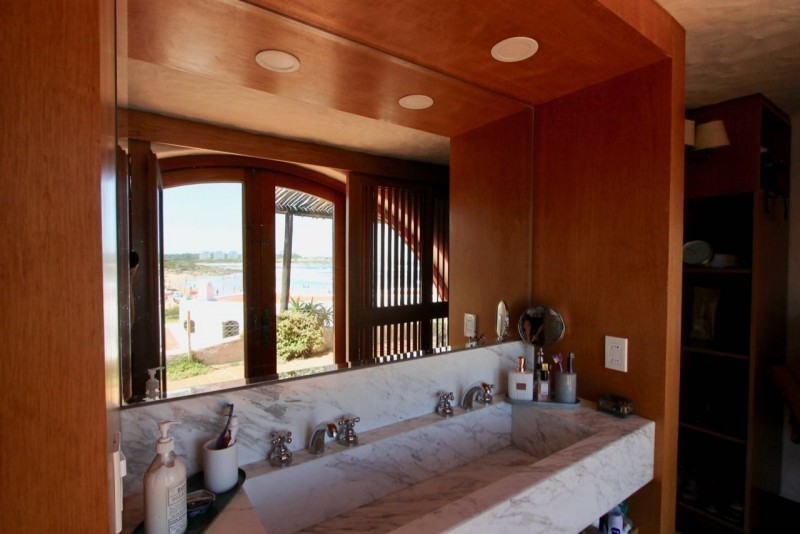 Excelente casa con salida al mar en La Barra